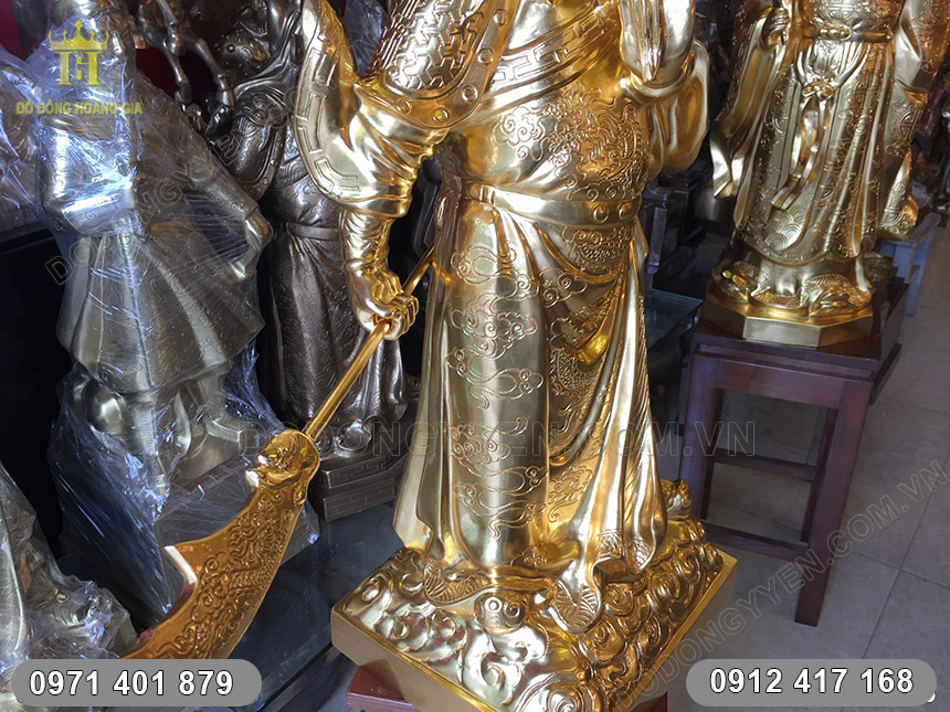 Tượng Quan C&ocirc;ng D&aacute;t V&agrave;ng